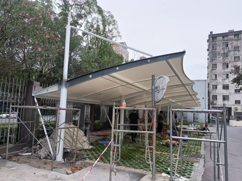 2026连云港经济技术开发区露天停车场升级改造，张拉膜结构车棚厂家一站式施工-1